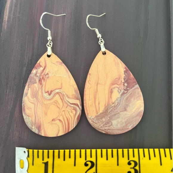 Marbled Teardrop Earrings - Picture 3 of 3